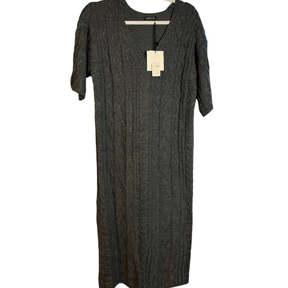 Very J Dresses & Skirts - Two Very J Short Sleeve V Neck  Cable Knit Sweater Dress